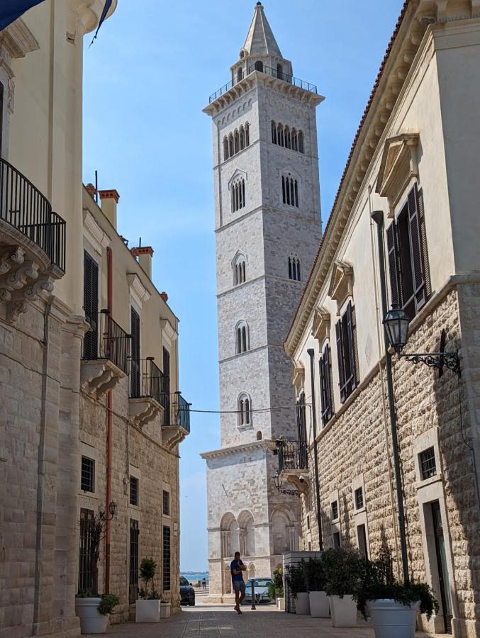 Suite Duomo Trani 6 Buitenkant foto